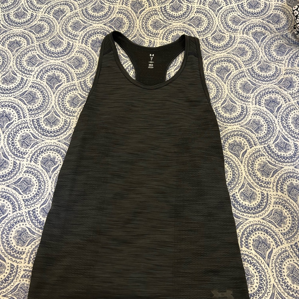 Under Armour Gray Fitted Sleeveless Tank Top